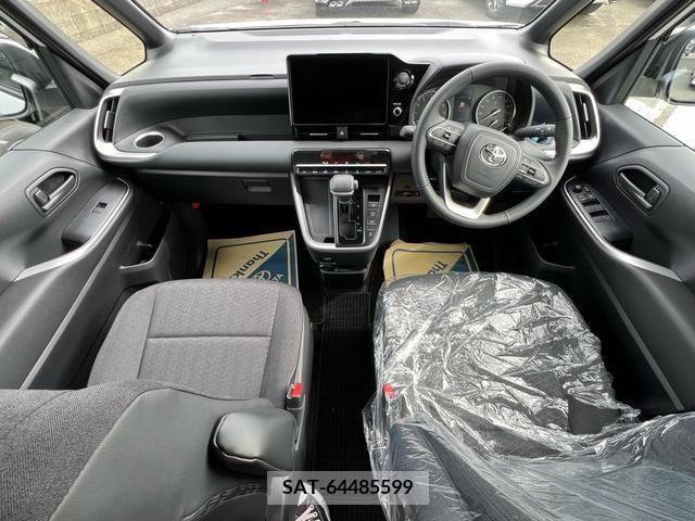 Toyota VOXY 2024-03 226813-14