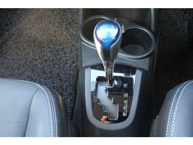 Toyota AQUA 2016-01 189166-13