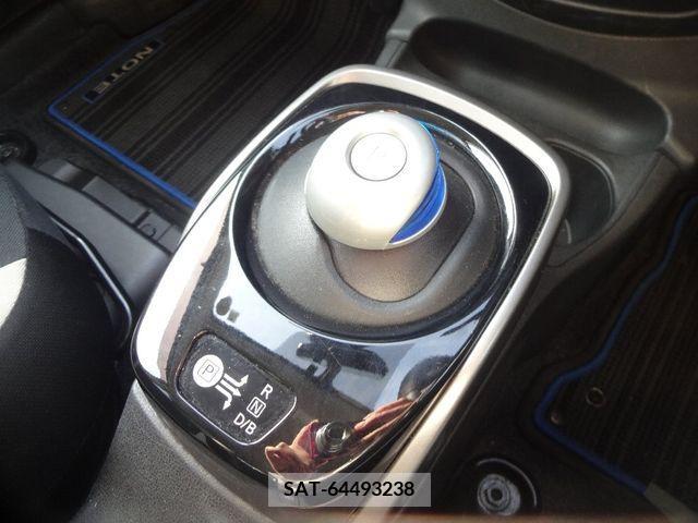 Nissan NOTE 2017-05 373341-18