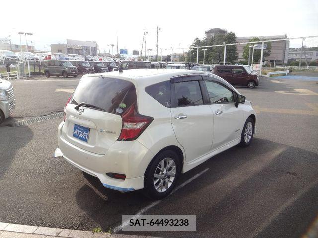 Nissan NOTE 2017-05 373341-1