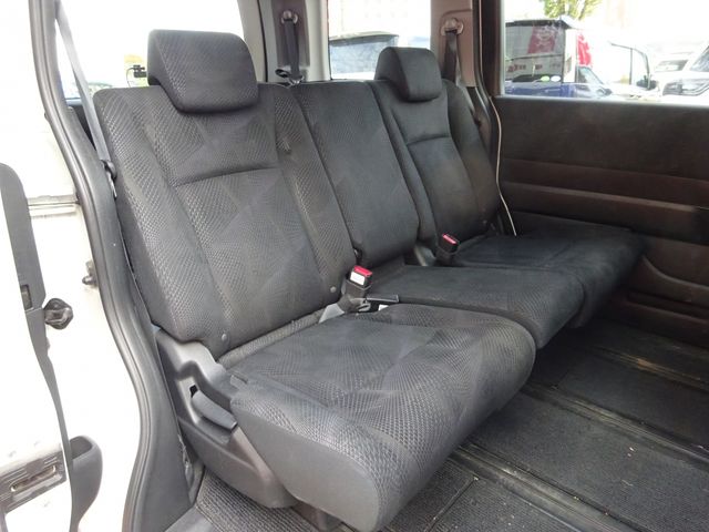 Honda e 2012-02 183886-9