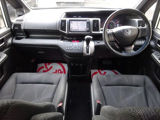 Honda e 2012-02 183886-1