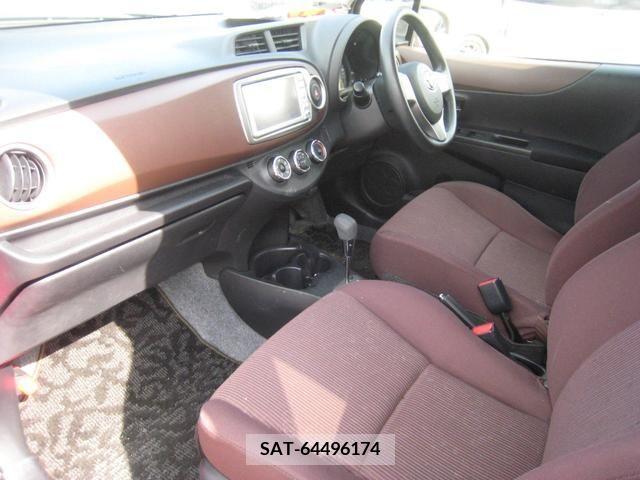 Toyota VITZ 2011-02 326809-12