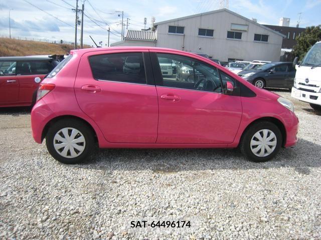 Toyota VITZ 2011-02 326809-6