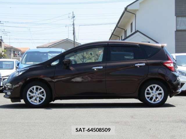 Nissan NOTE 2017-04 279918-3