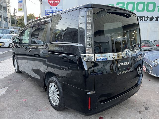 Toyota VOXY HYBRID 2015-03 185585-1