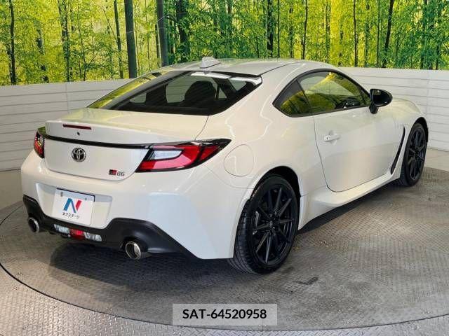 Toyota 86 2022-10 345950-17