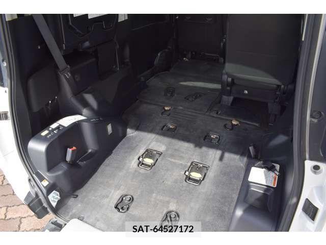 Toyota NOAH 2017-10 212601-14
