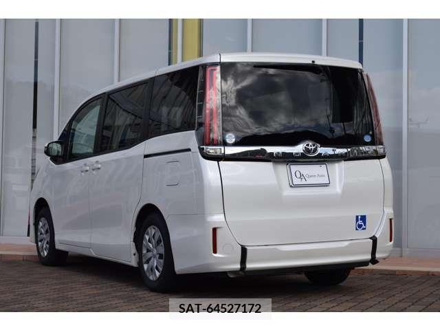 Toyota NOAH 2017-10 212601-2