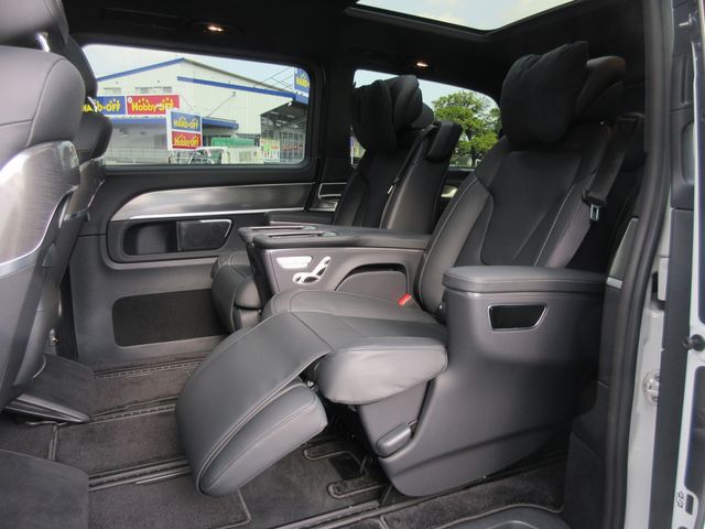 Mercedes Benz V-CLASS 2023-03 27084-11