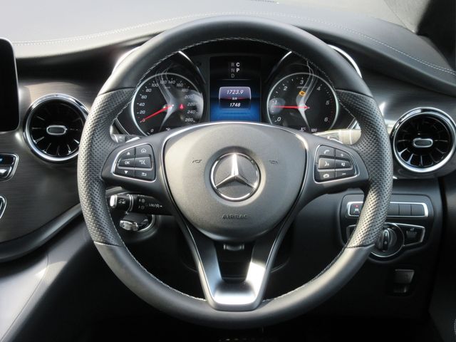 Mercedes Benz V-CLASS 2023-03 27084-21