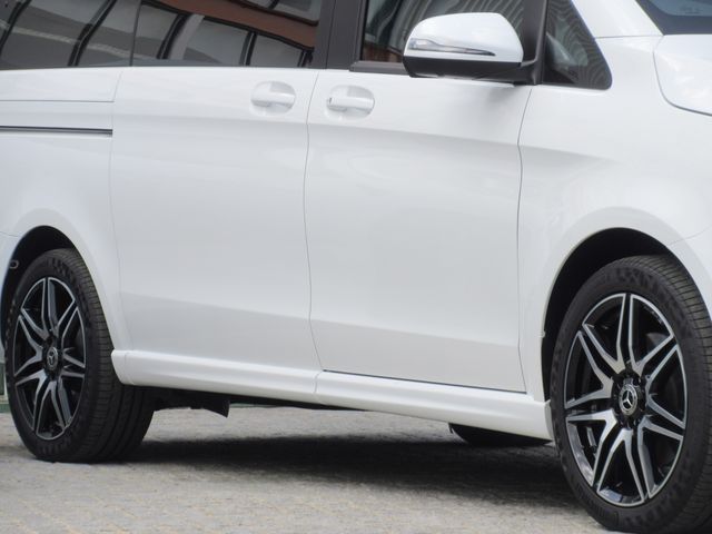 Mercedes Benz V-CLASS 2023-03 27084-4