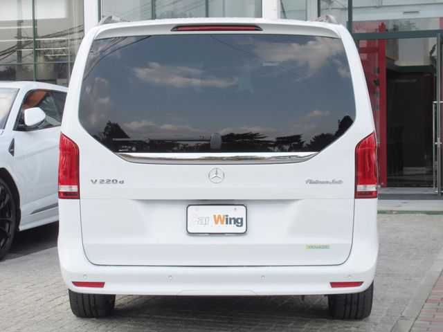 Mercedes Benz V-CLASS 2023-03 27084-8