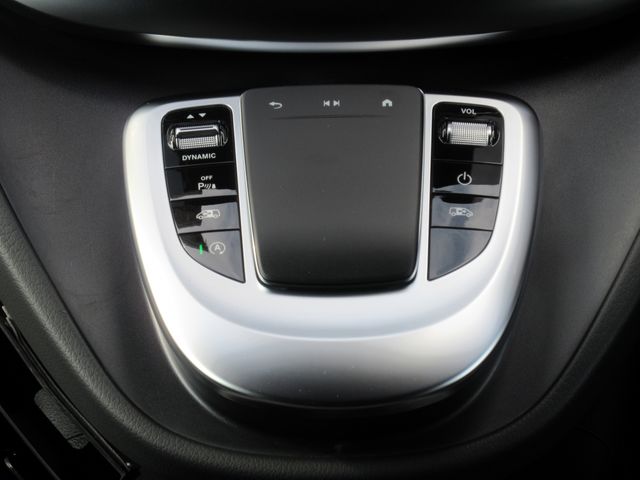 Mercedes Benz V-CLASS 2023-03 27084-29