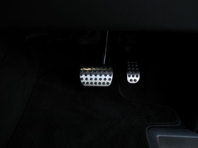 Mercedes Benz V-CLASS 2023-03 27084-20