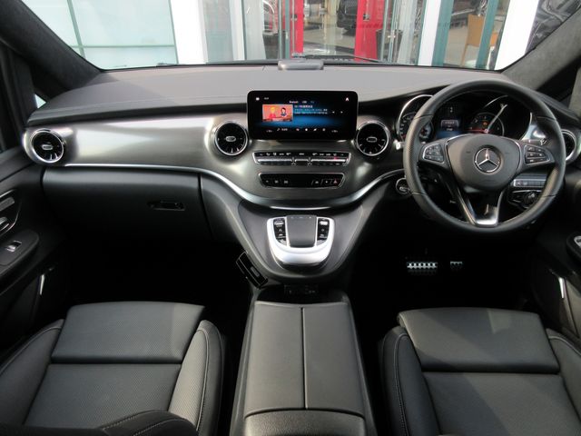 Mercedes Benz V-CLASS 2023-03 27084-1