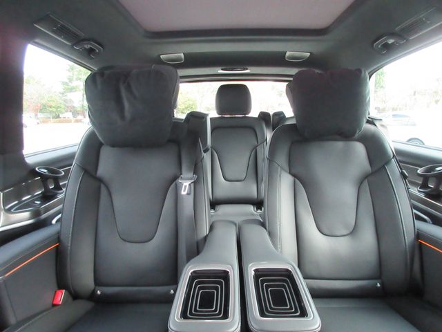 Mercedes Benz V-CLASS 2023-03 27084-16