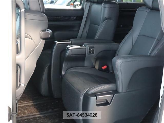 Toyota ALPHARD 2022-11 216438-15