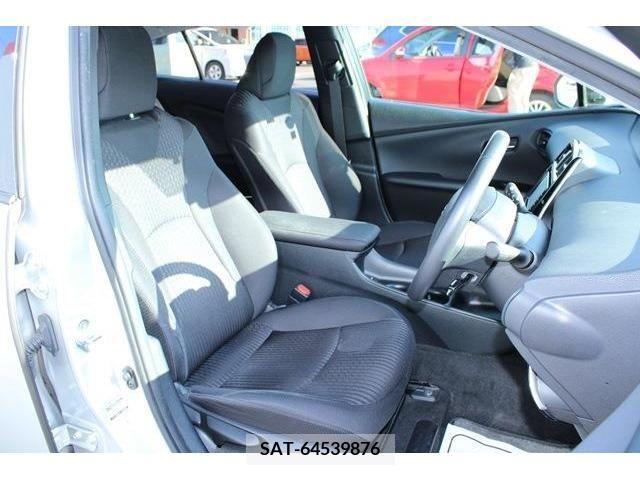 Toyota PRIUS 2017-03 282328-12