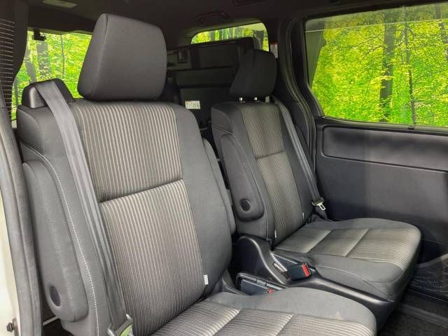 Toyota VOXY 2018-06 18478-12