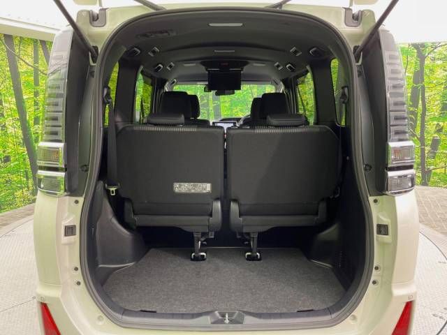 Toyota VOXY 2018-06 18478-14