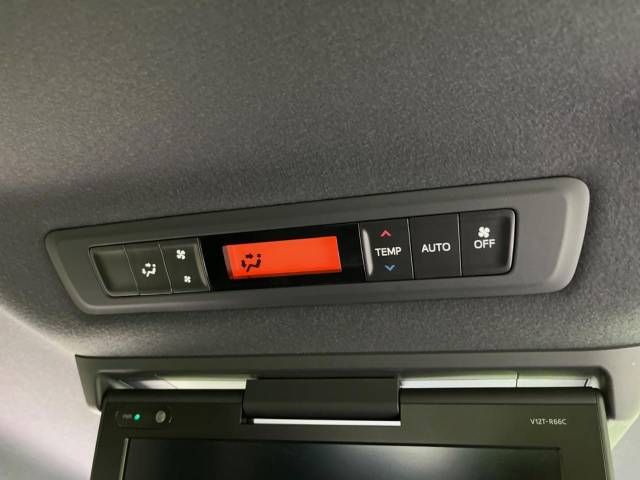 Toyota VOXY 2018-06 18478-10
