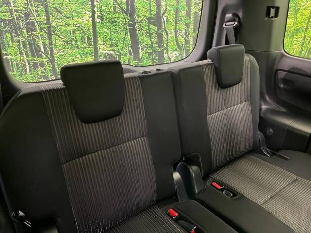 Toyota VOXY 2018-06 18478-13