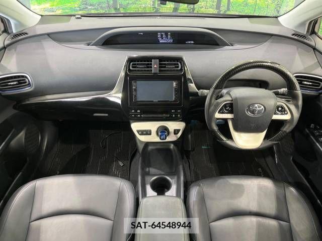 Toyota PRIUS 2016-05 366484-1