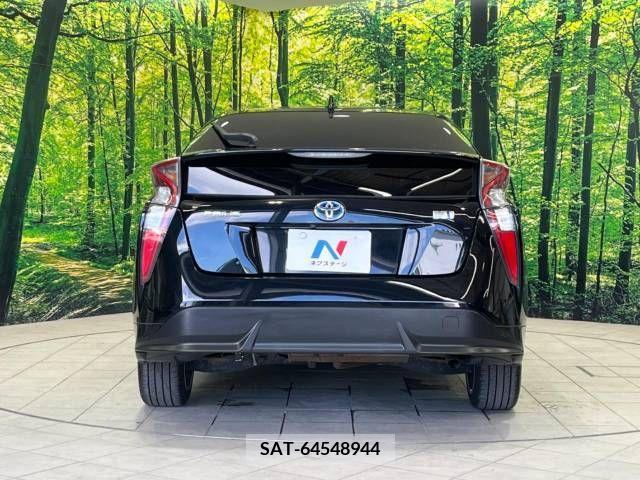 Toyota PRIUS 2016-05 366484-14