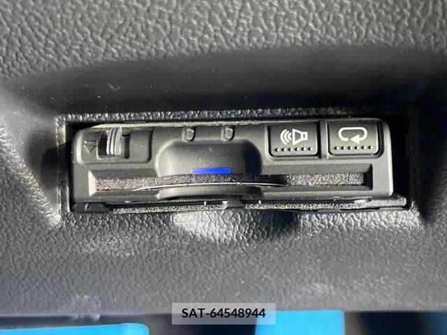 Toyota PRIUS 2016-05 366484-4