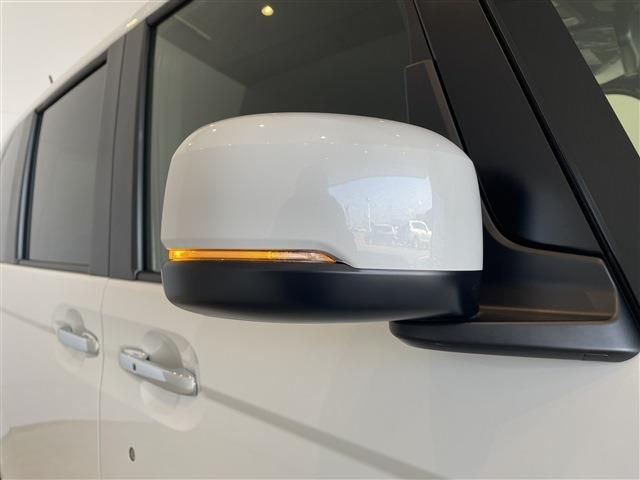 Honda N BOX CUSTOM 2023-03 781-22