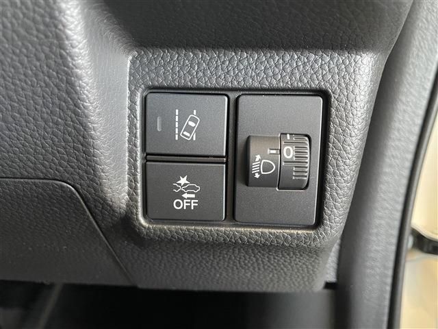 Honda N BOX CUSTOM 2023-03 781-3