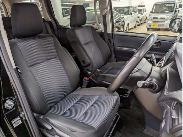 Toyota VOXY 2016-02 191943-9