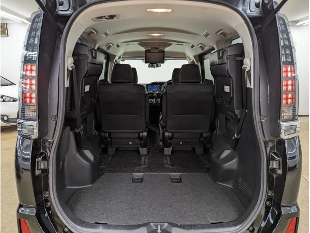 Toyota VOXY 2016-02 191943-12