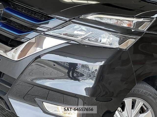 Nissan SERENA 2019-05 336696-18