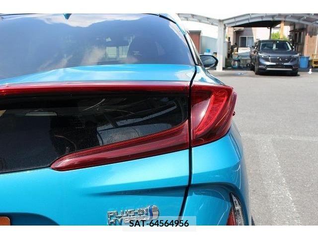 Toyota PRIUS PHV 2017-06 322577-11