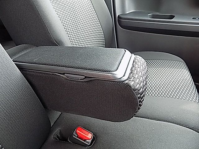 Toyota Pixis Mega 2019-09 23284-23