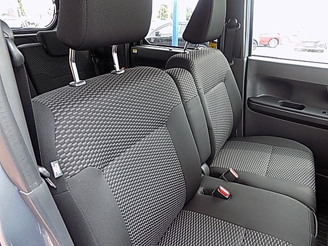 Toyota Pixis Mega 2019-09 23284-9