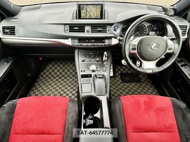 Lexus CT 2011-10 334271-1