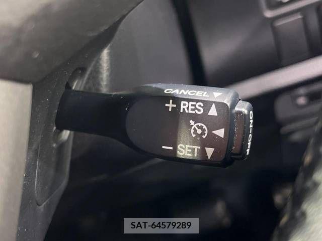 Toyota VOXY 2017-11 212879-7