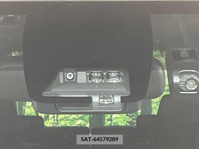 Toyota VOXY 2017-11 212879-2