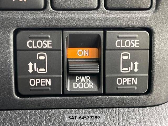 Toyota VOXY 2017-11 212879-5