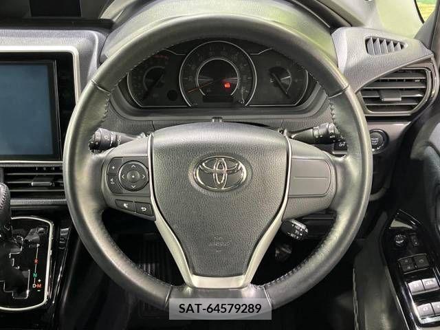 Toyota VOXY 2017-11 212879-11
