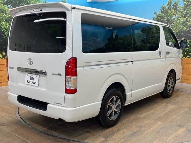 Toyota HIACE VAN 2022-07 190813-17