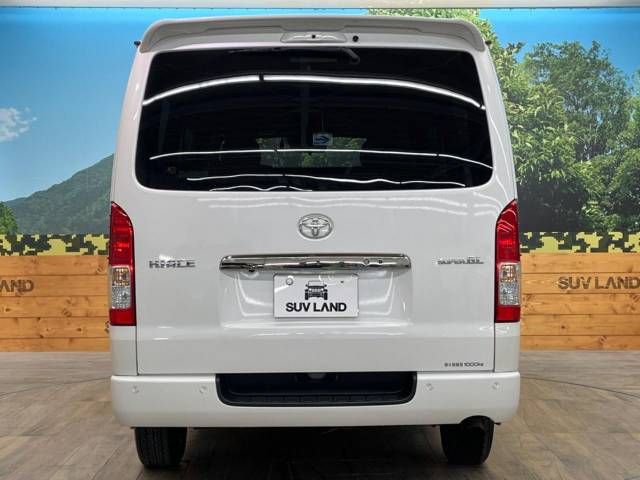 Toyota HIACE VAN 2022-07 190813-15