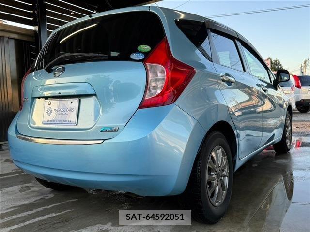 Nissan NOTE 2013-03 302295-2