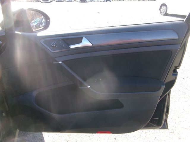 VolksWagen GOLF 2019-03 186813-15