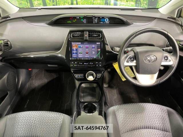 Toyota PRIUS 2017-01 322548-1