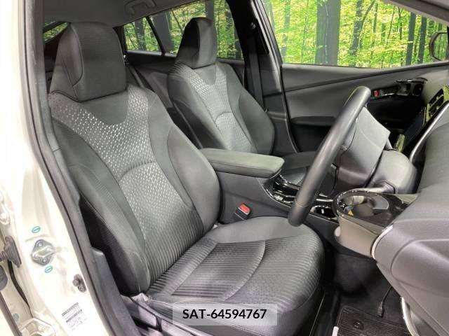 Toyota PRIUS 2017-01 322548-8