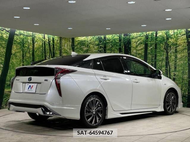Toyota PRIUS 2017-01 322548-17